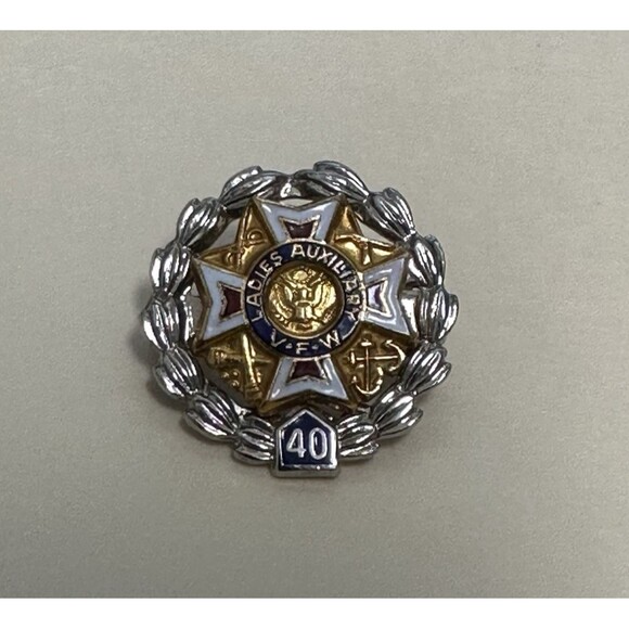 Vintage LADIES AUXILIARY VFW 40 Years Sterling Enamel Pin Verterans Foreign Wars - Picture 4 of 8